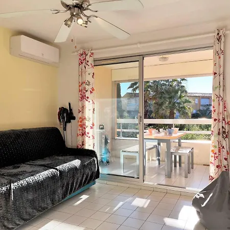 Apartment 4 Pers Avec Terrasse, Clim Et Parking Au Lavandou - Fr-1-251-431 *
