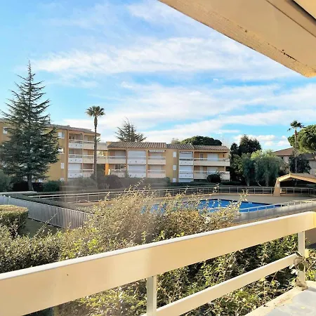 Apartment 4 Pers Avec Terrasse, Clim Et Parking Au Lavandou - Fr-1-251-431 *