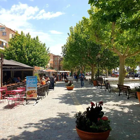 4 Pers Avec Terrasse, Clim Et Parking Au Lavandou - Fr-1-251-431 Apartment